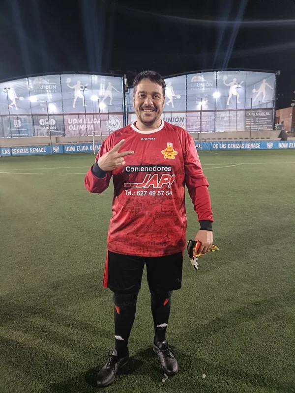 Roberto Gonzales Hernández de MAZINGUER